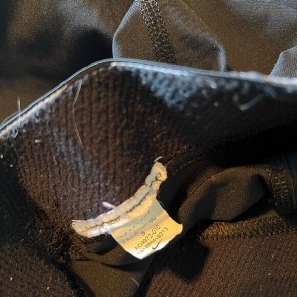 Nike Pro Small Black Cropped Legging - Picture 3 of 4